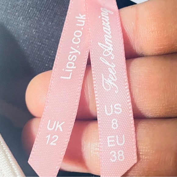 LIPSY Elegant Black and Cream Sleeveless Shoulderpad Ribbed Dress Zip  Closure 8 - Picture 5 of 14